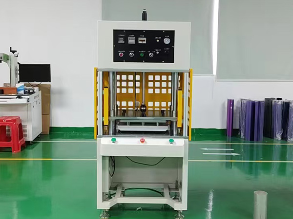 塑料热压机在皮革皮套加工领域的核心优势解析